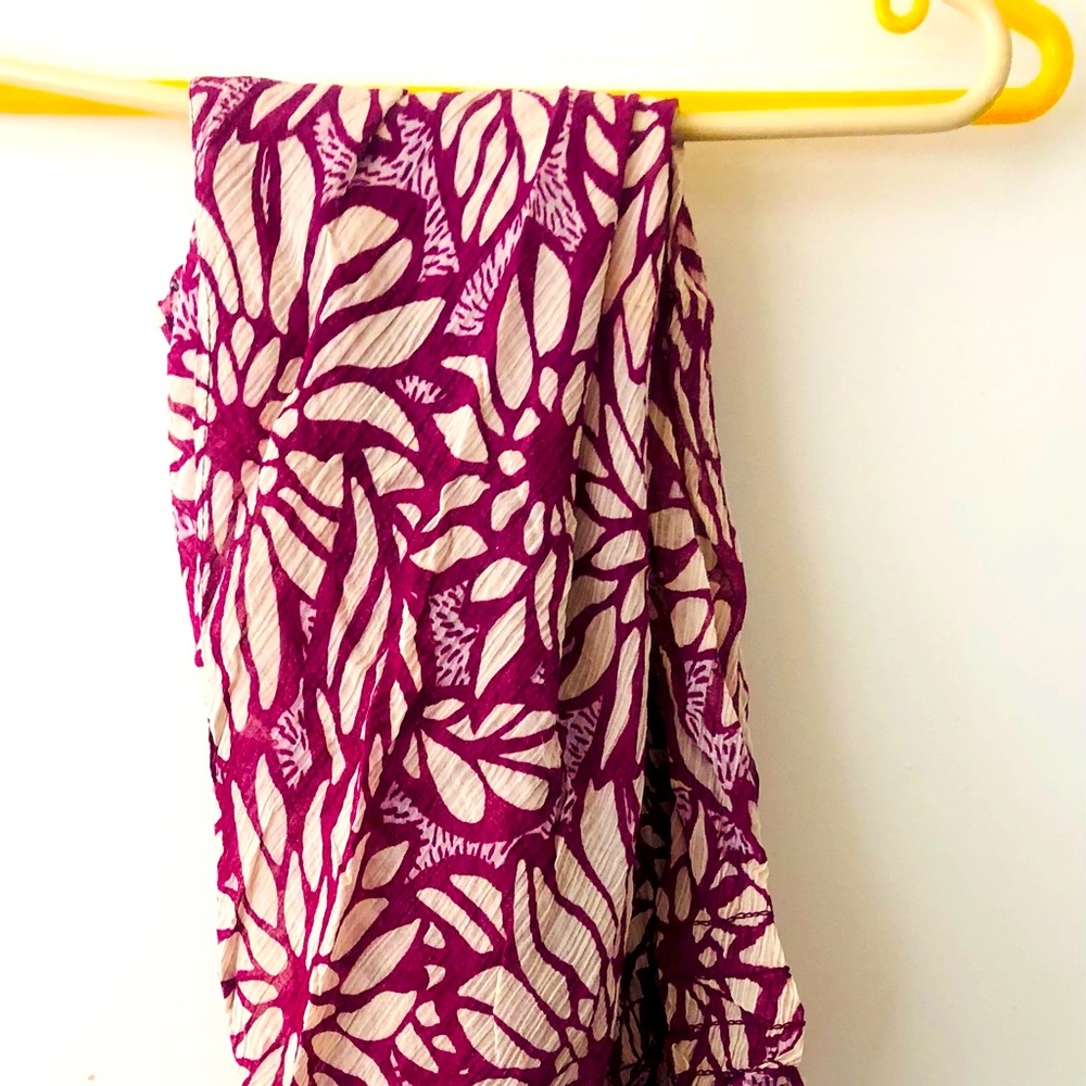 Burgundy floral lounge pants. Comfortable fit.